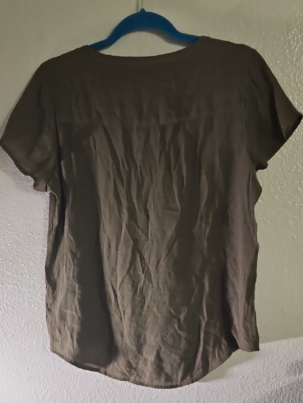 Liz Claiborne Olive Green Studded V-Neck Gauze Top, Size M - Picture 2 of 5